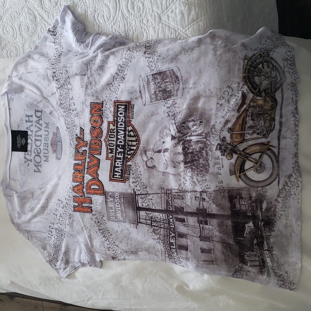Womens Harley Davidson tee